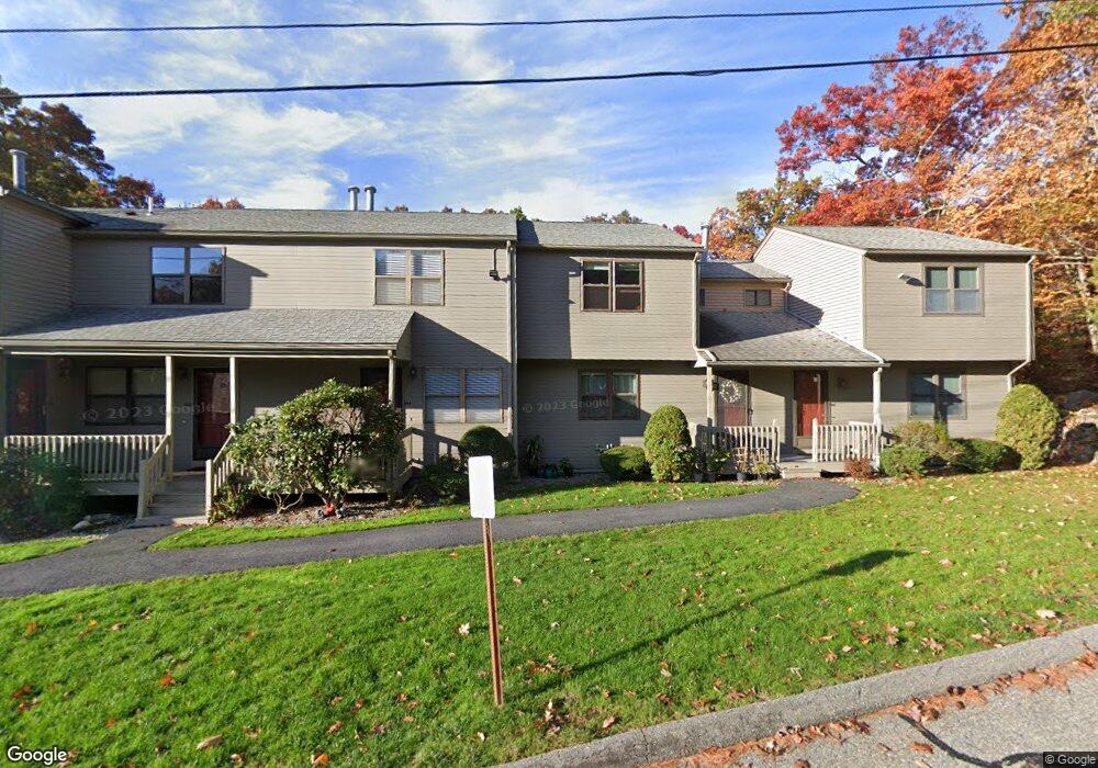 804 Pinewood Dr, Smithfield, RI 02917 - photo 1