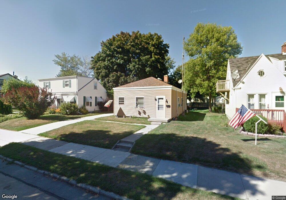 1816 Maple St, Manitowoc, WI 54220 - photo 1