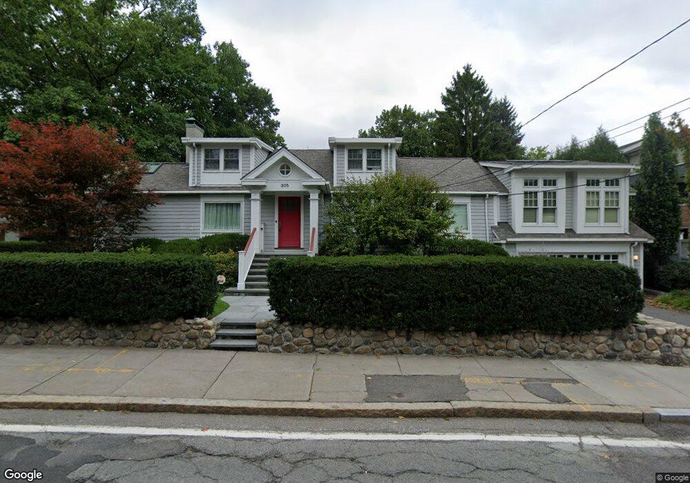 305 Walnut St, Brookline, MA 02445 - photo 1