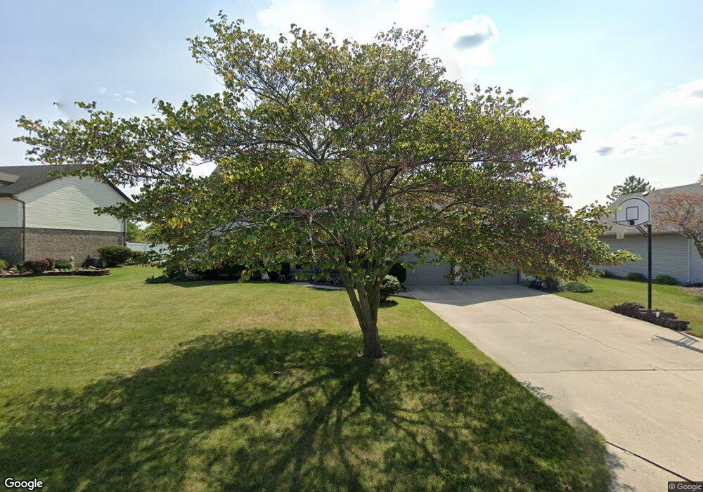 5739 Clover Ridge Dr, Lima, OH 45807 - photo 1