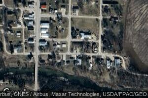 206 E Water Ave, Wadena, IA 52169