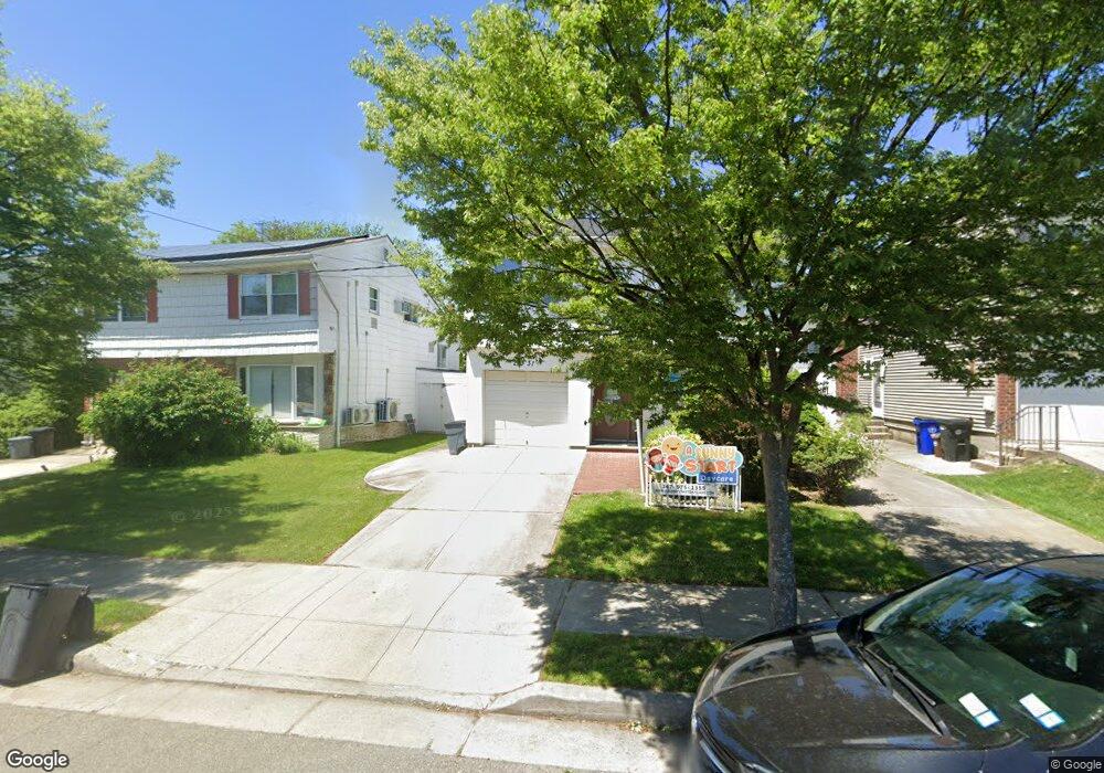 23331 39th Ave, Little Neck, NY 11363 - photo 1