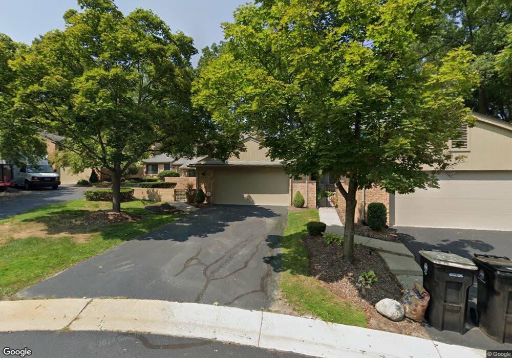 747 Arbor Ct unit 3, 11, Bloomfield Hills, MI 48304 - photo 1