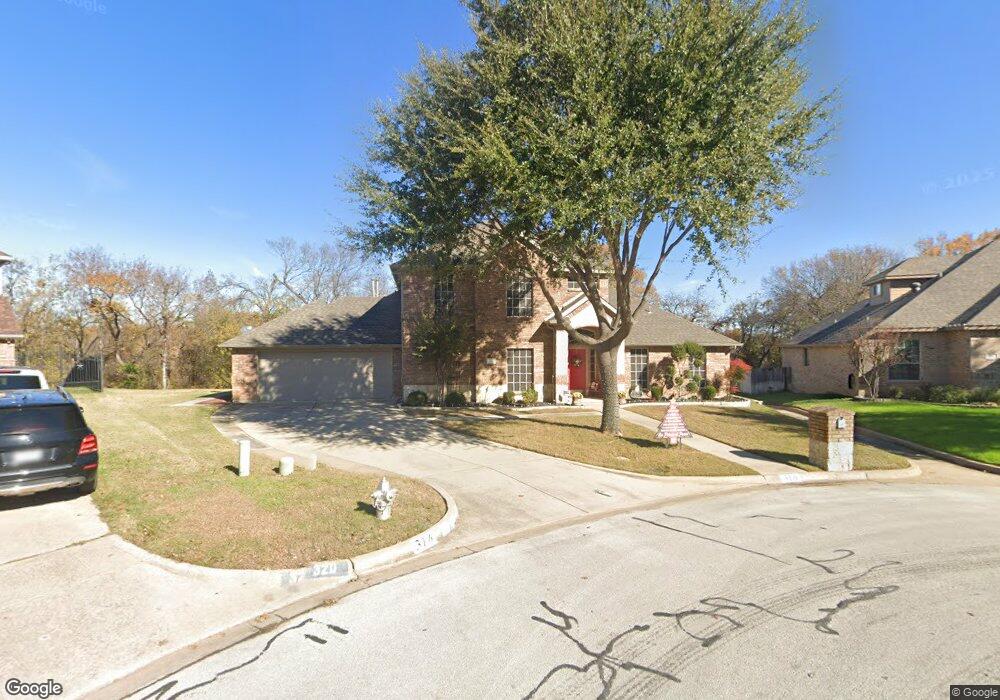 316 Frazier Dr, Hurst, TX 76053 - photo 1