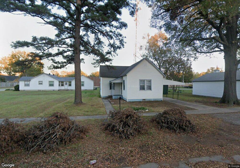 1205 S Maple St, Stuttgart, AR 72160 - photo 1