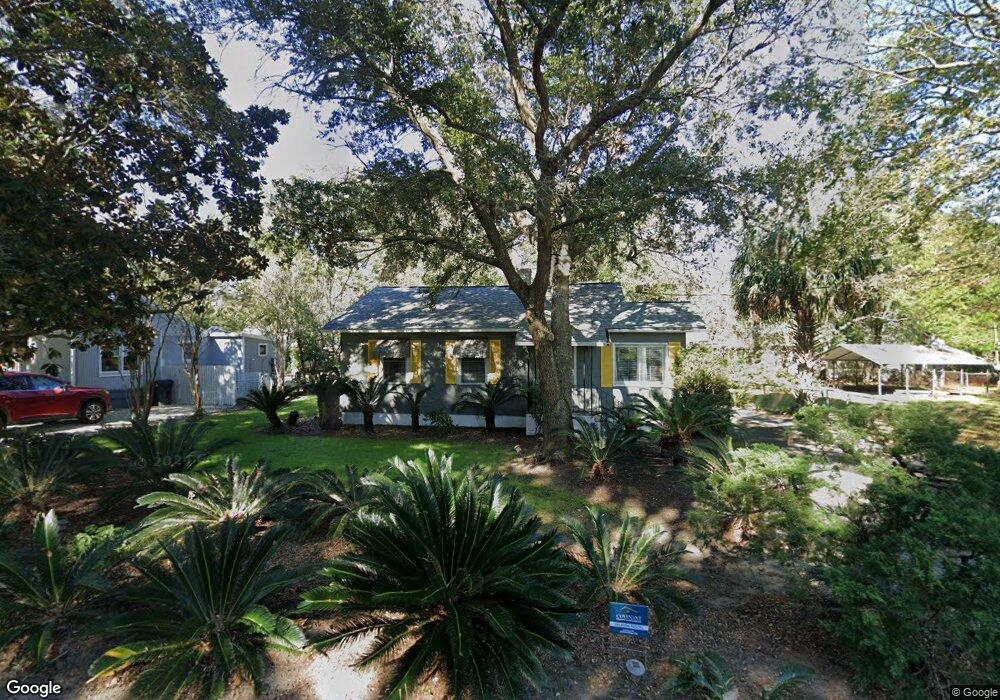 305 Ashantilly Ave, Saint Simons Island, GA 31522 - photo 1