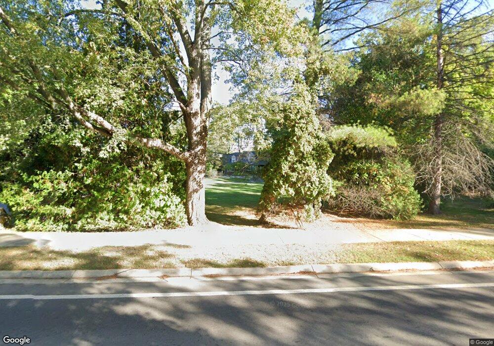 21050 W 14 Mile Rd, Bloomfield, MI 48301 - photo 1