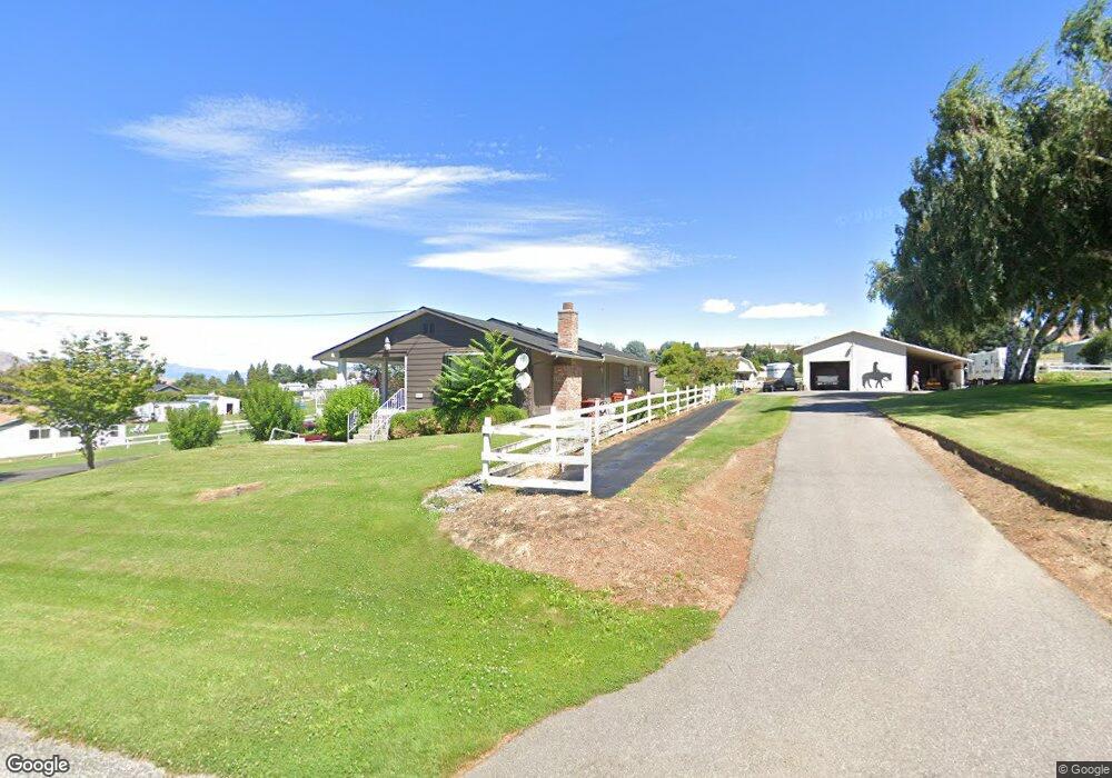 1905 3rd St NE, East Wenatchee, WA 98802 - photo 1