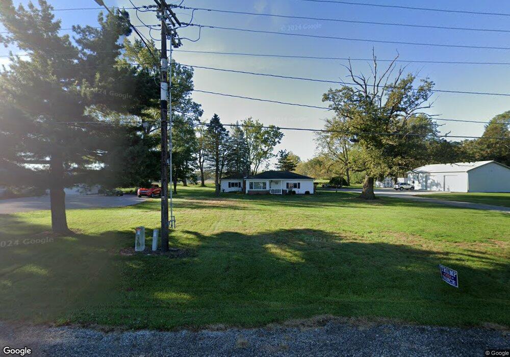 704 W Dustman Rd, Bluffton, IN 46714 - photo 1