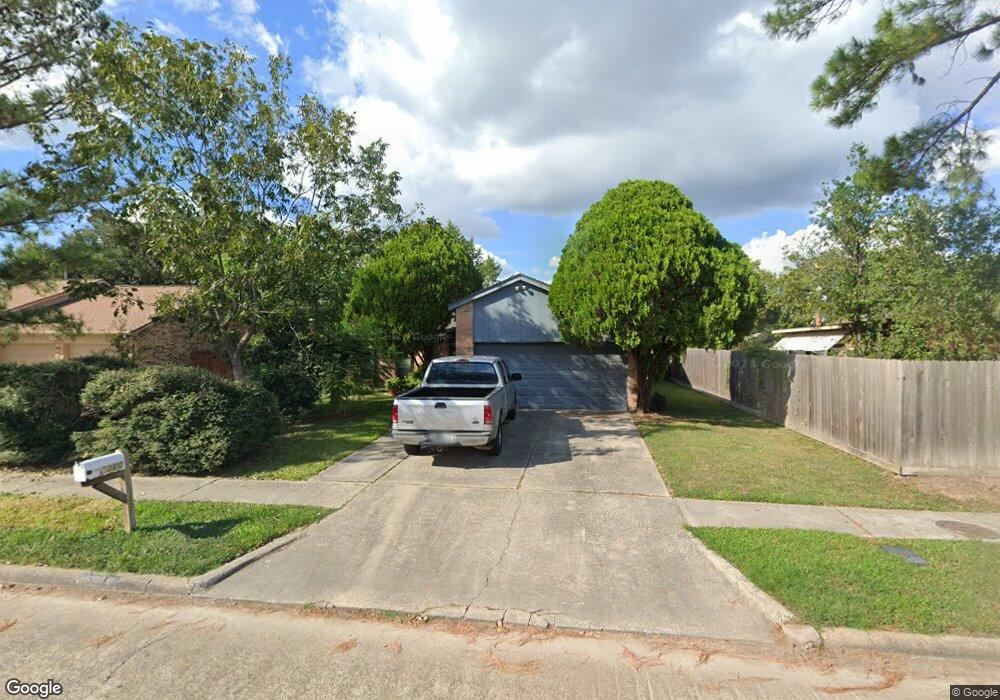 3310 Willow Tree Dr, Houston, TX 77066 - photo 1