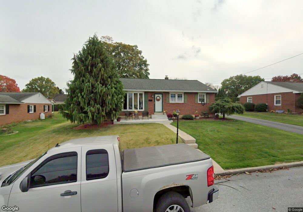 210 W Elm St, Palmyra, PA 17078 - photo 1