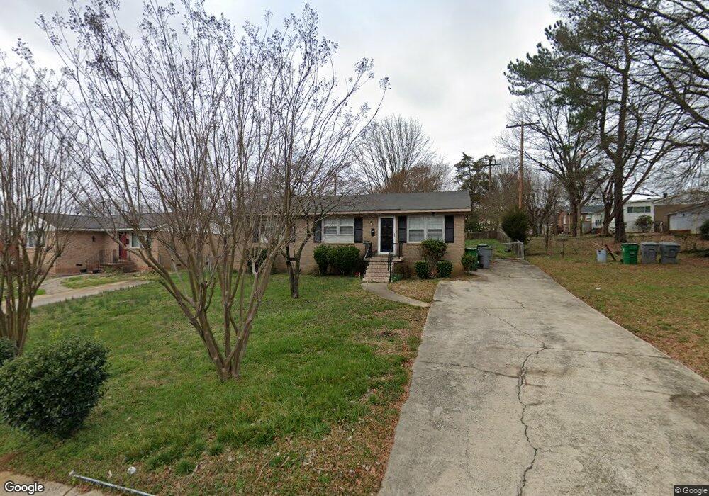 2410 Kendall Dr, Charlotte, NC 28216 - photo 1