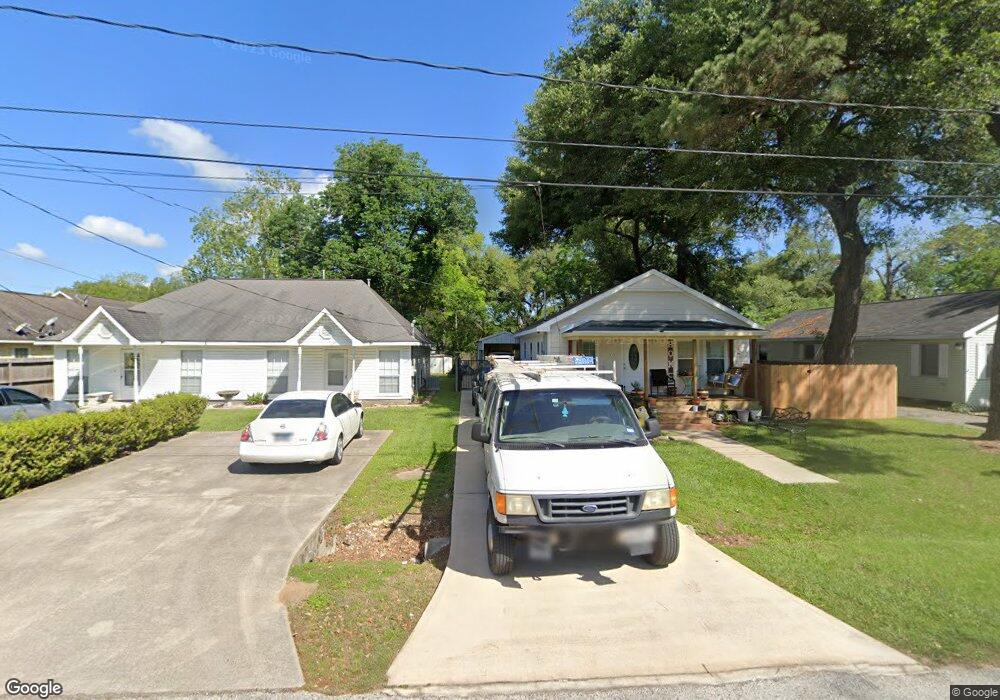 608 Kane St, Tomball, TX 77375 - photo 1