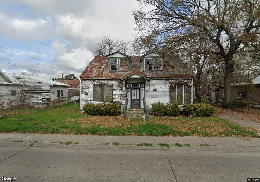 607 E Saint Peter St, New Iberia, LA 70560 - photo 1