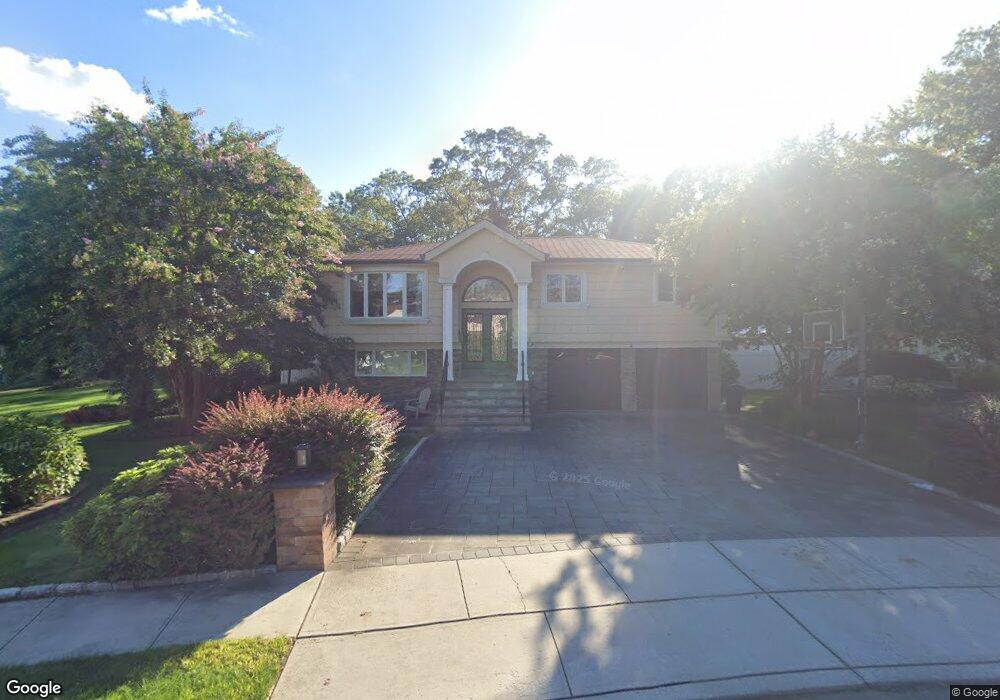 28 Cedar St, Syosset, NY 11791 - photo 1