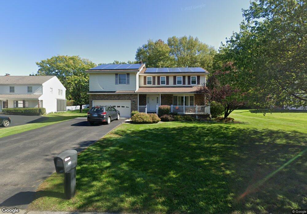 814 Huntingdon Dr, Schenectady, NY 12309 - photo 1