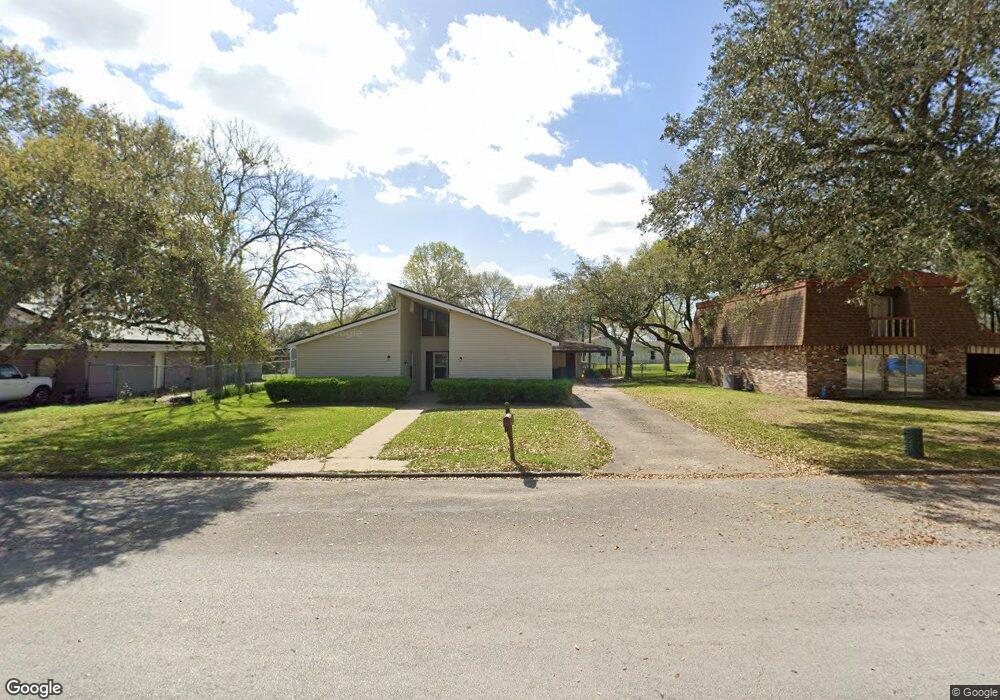 743 Clubside Dr, East Bernard, TX 77435 - photo 1