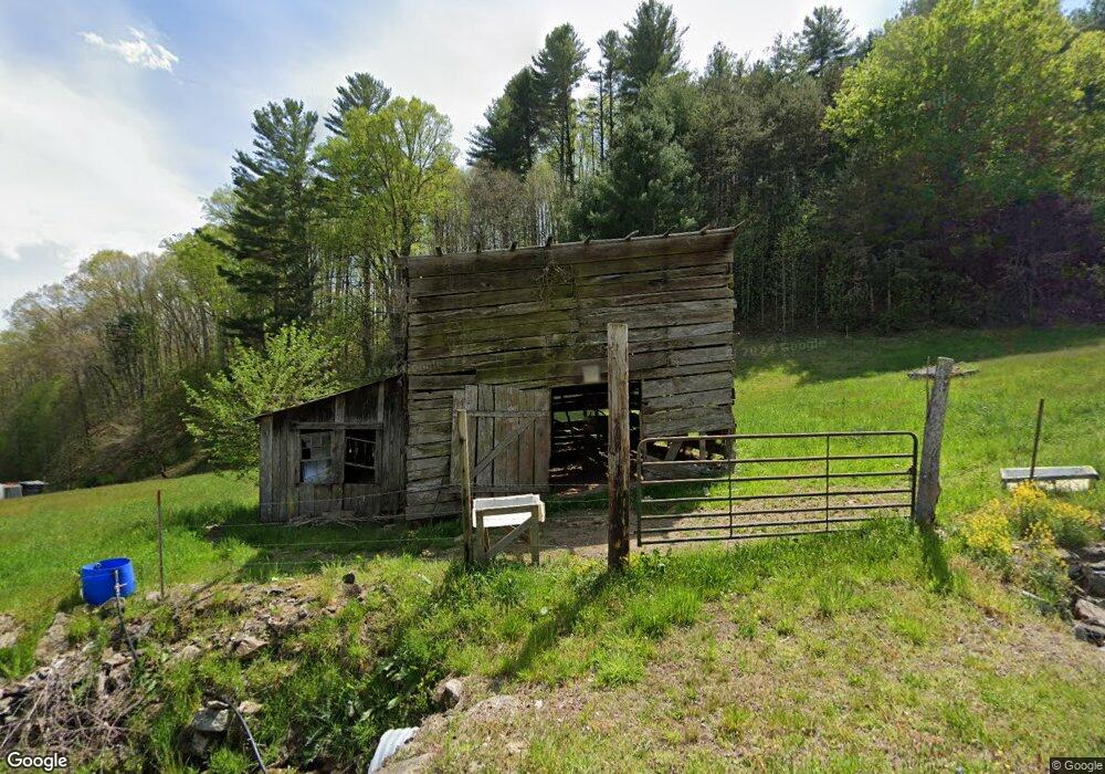 585 Mathis Rd, Burnsville, NC 28714 - photo 1