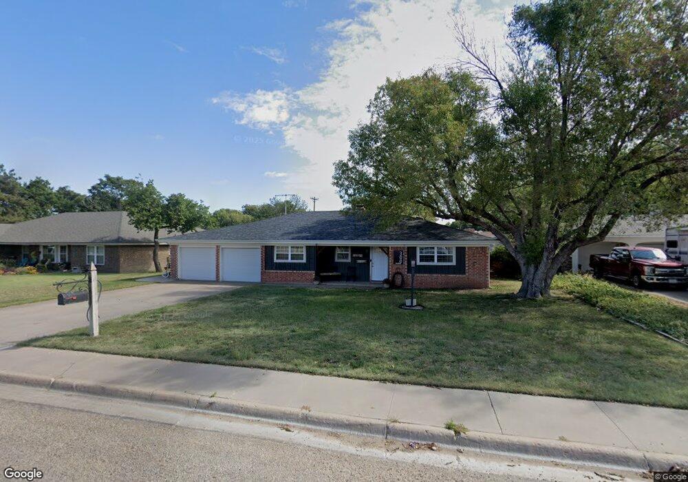 300 Bailey Ave, Dumas, TX 79029 - photo 1