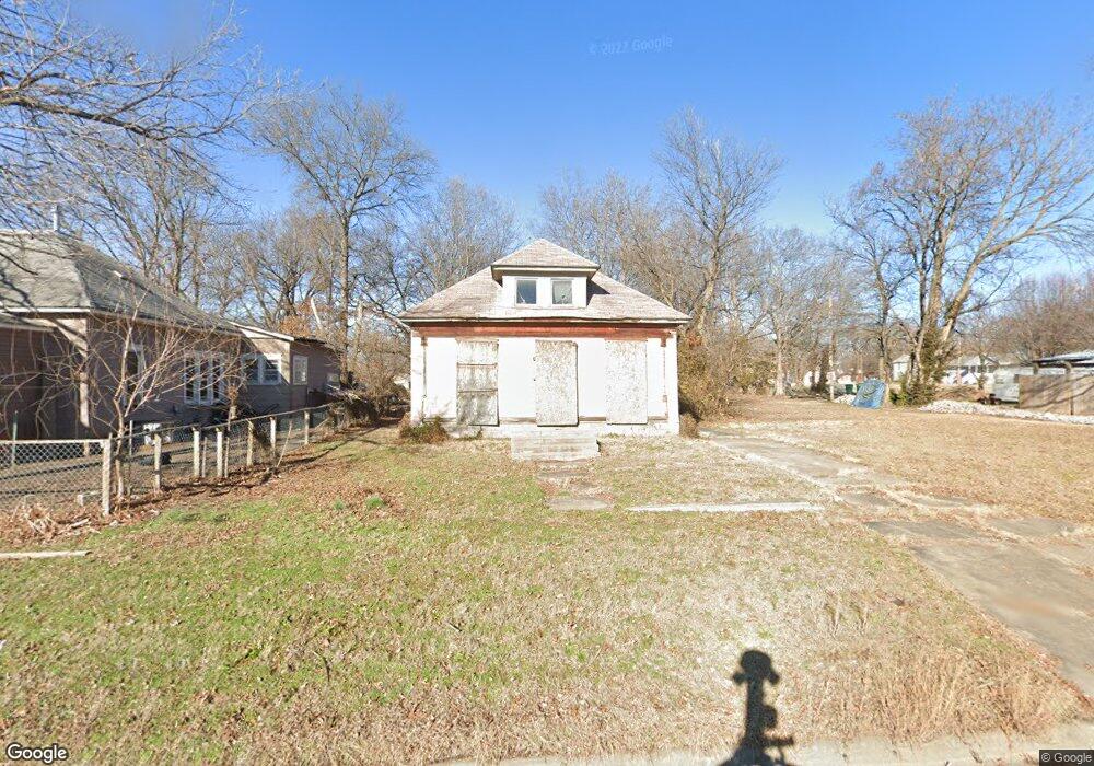 2115 Appleton Ave, Parsons, KS 67357 - photo 1