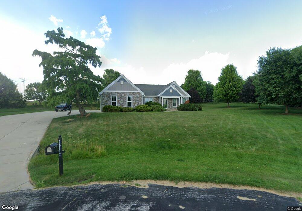 N55W27182 Jessica Ct, Pewaukee, WI 53072 - photo 1