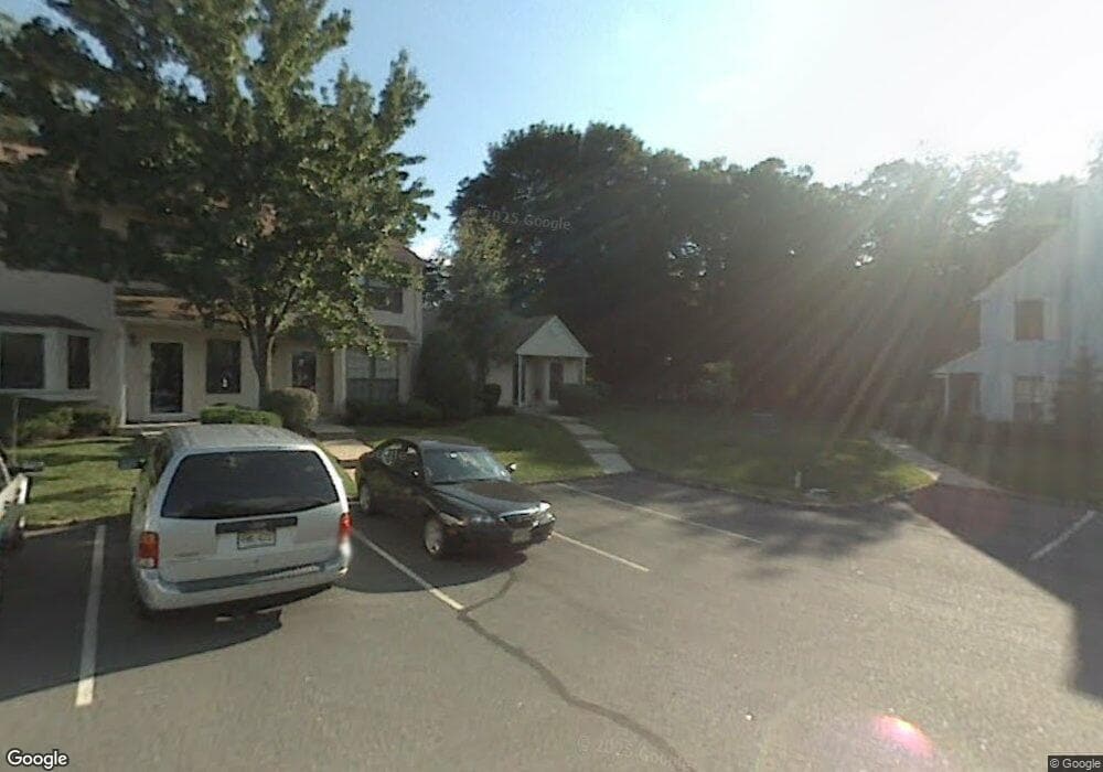 1106 Maplecrest Rd unit 6, Edison, NJ 08820 - photo 1