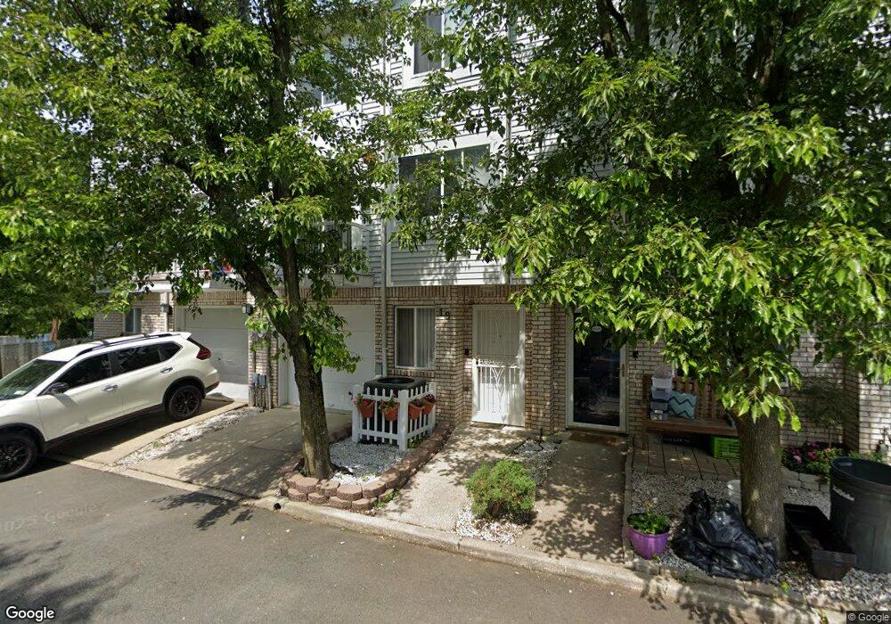 18 Elise Ct unit PVT, Staten Island, NY 10306 - photo 1