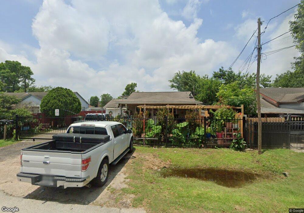 8915 Meta St, Houston, TX 77022 - photo 1