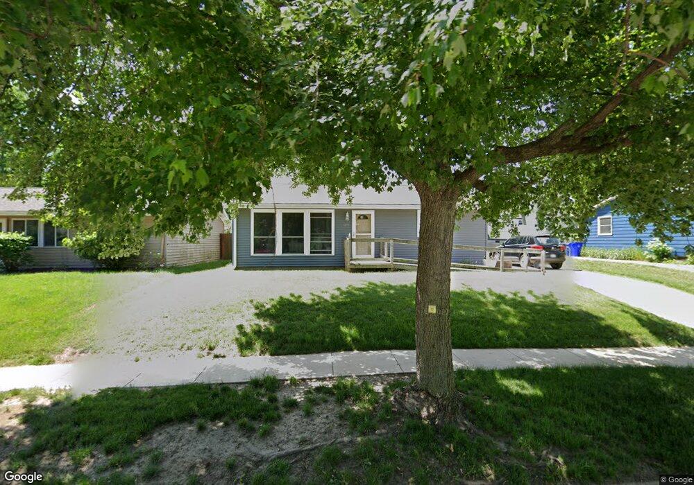 1259 38th St SE, Cedar Rapids, IA 52403 - photo 1
