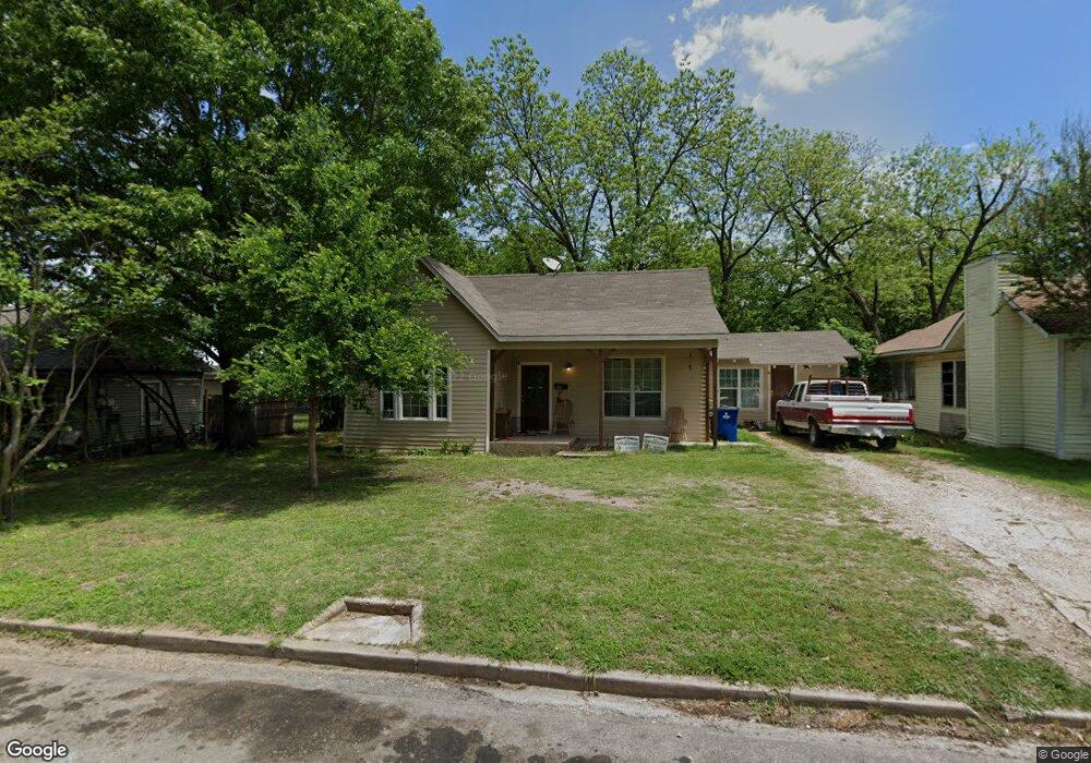 1108 N Mckinney St, Ennis, TX 75119 - photo 1
