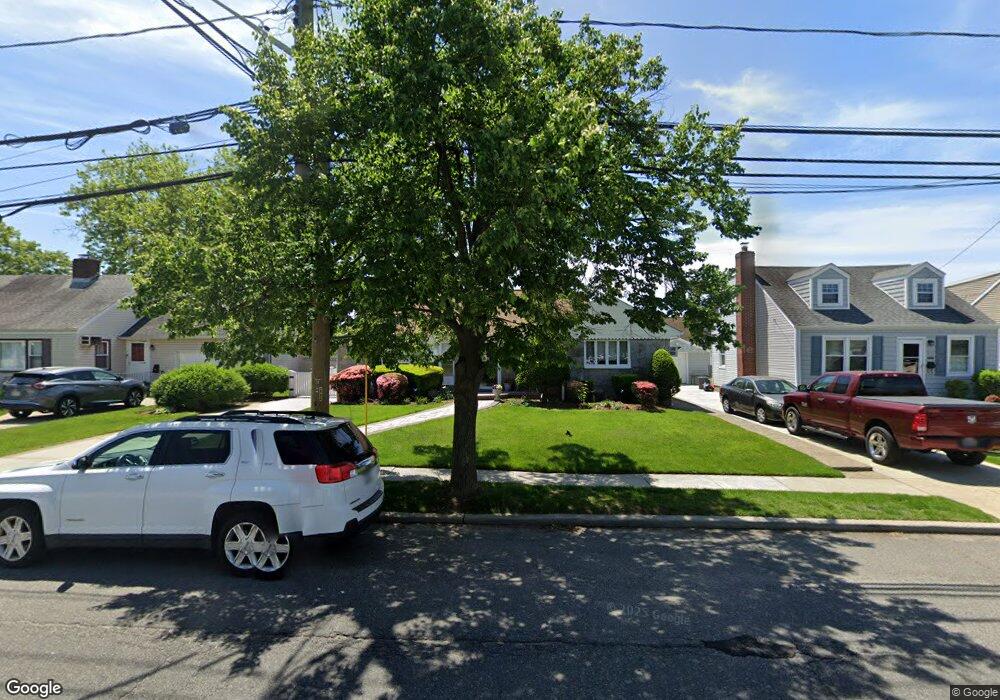 627 Fenworth Blvd, Franklin Square, NY 11010 - photo 1