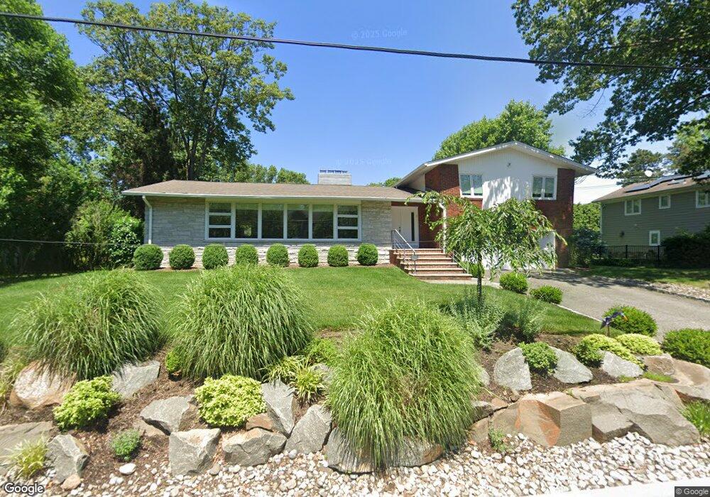 231 Lyncrest Rd, Englewood Cliffs, NJ 07632 - photo 1