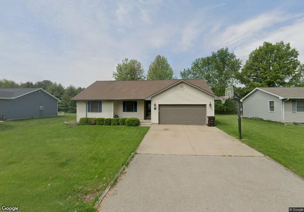 813 Bryan Ave, Lincoln, IL 62656 - photo 1