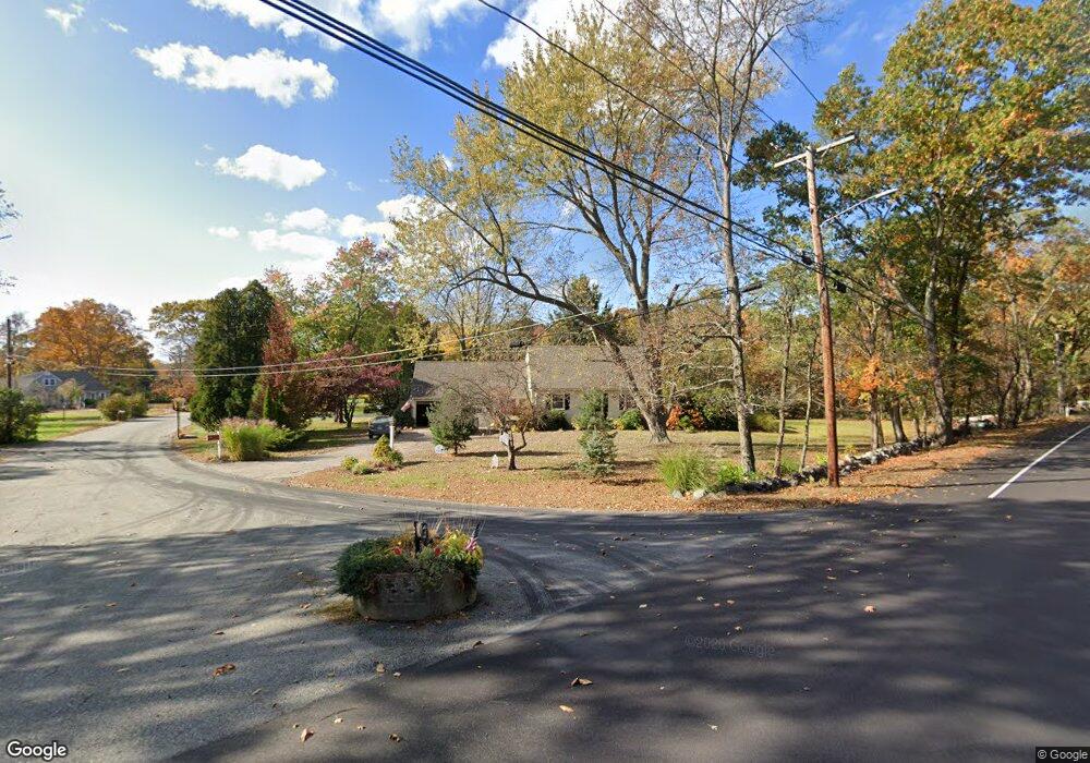 2 Colonial Rd, Medway, MA 02053 - photo 1