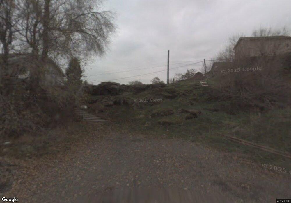 201 W 7th St, the Dalles, OR 97058 - photo 1