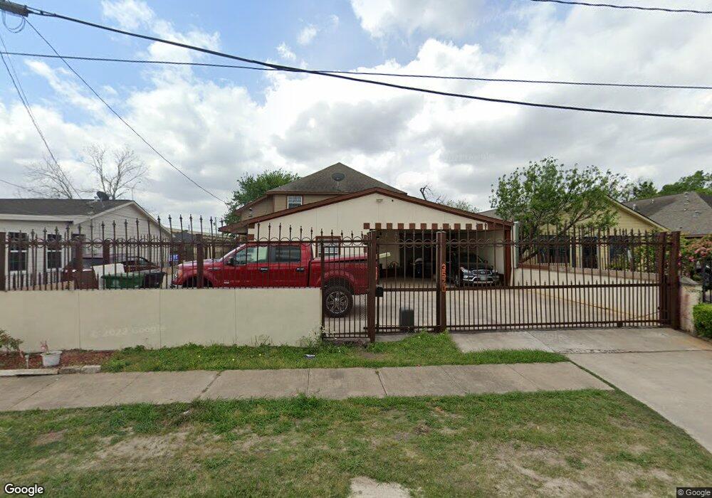 3520 Caplin St, Houston, TX 77026 - photo 1