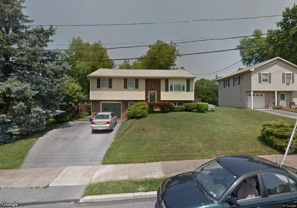 201 E Hemlock St, Palmyra, PA 17078 - photo 1