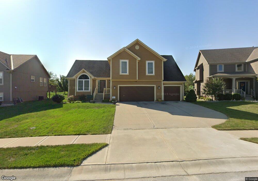 2001 Sequoia Dr, Raymore, MO 64083 - photo 1
