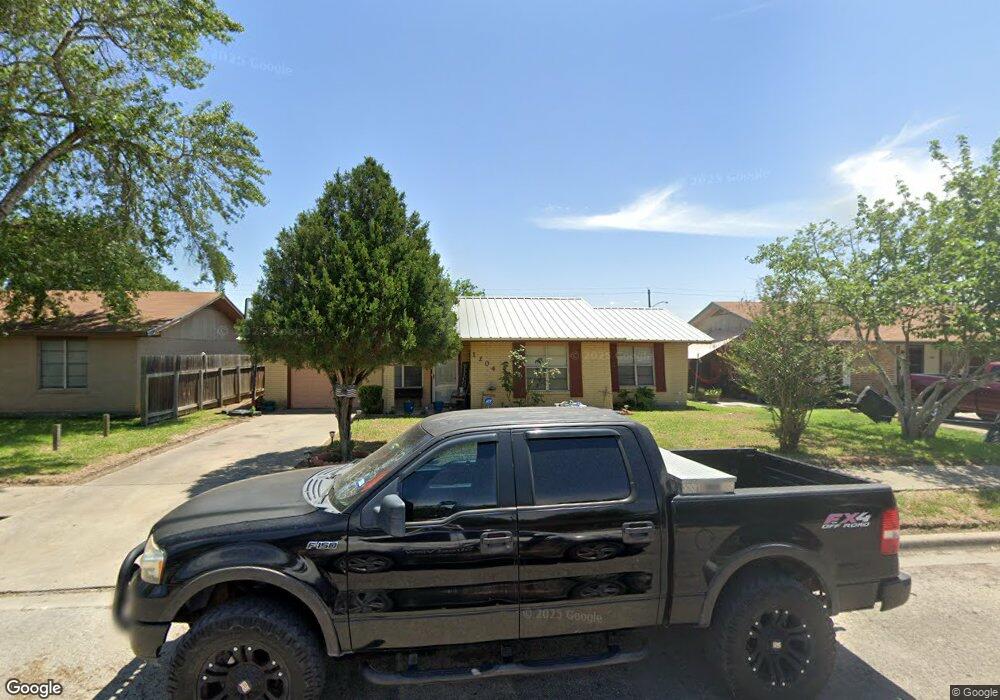 1204 Fairview Dr, Beeville, TX 78102 - photo 1
