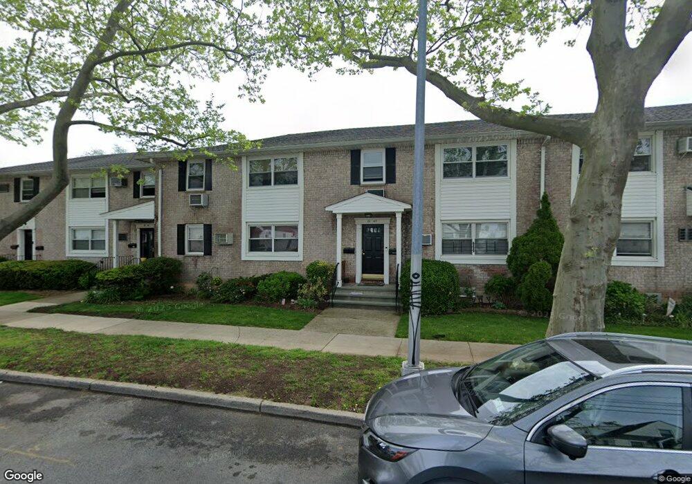 8145 268th St unit 291B, Glen Oaks, NY 11004 - photo 1