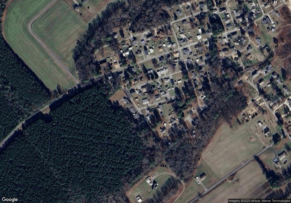 121 Cedar Dr, Dunnsville, VA 22454 - photo 1