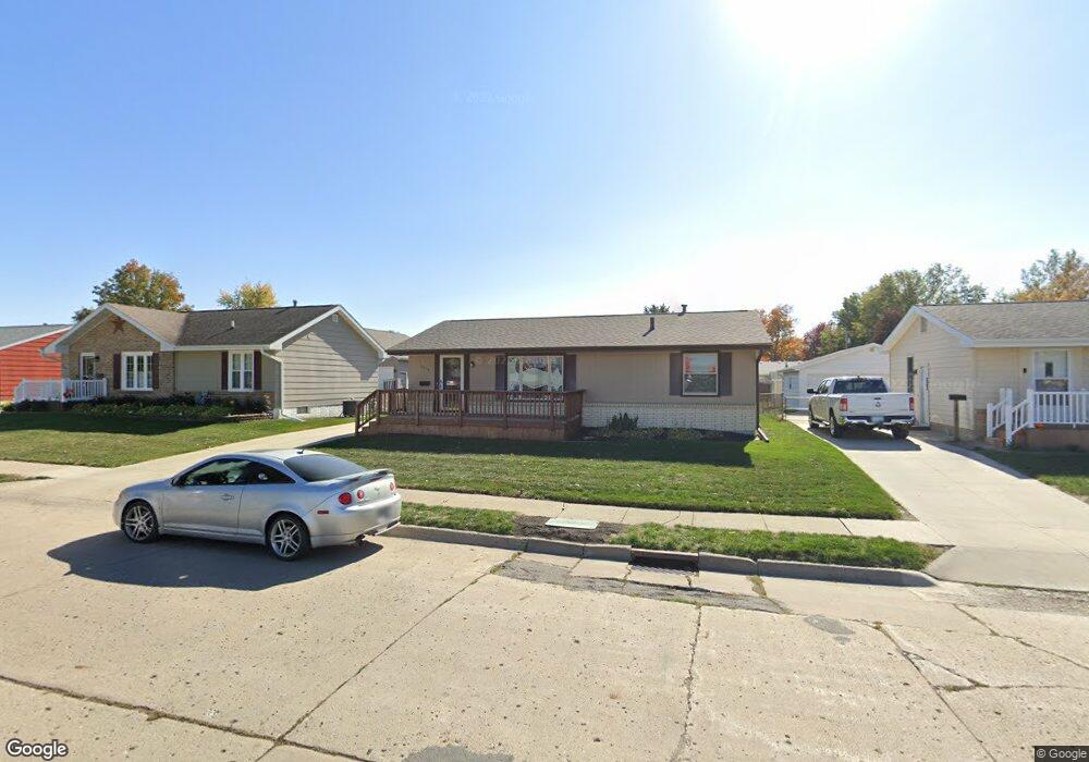 2019 N 5th Ave E, Newton, IA 50208 - photo 1