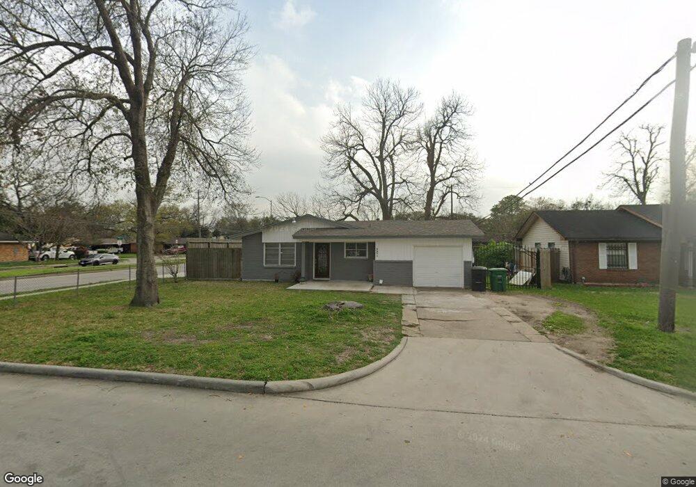 301 Red Ripple Rd, Houston, TX 77091 - photo 1