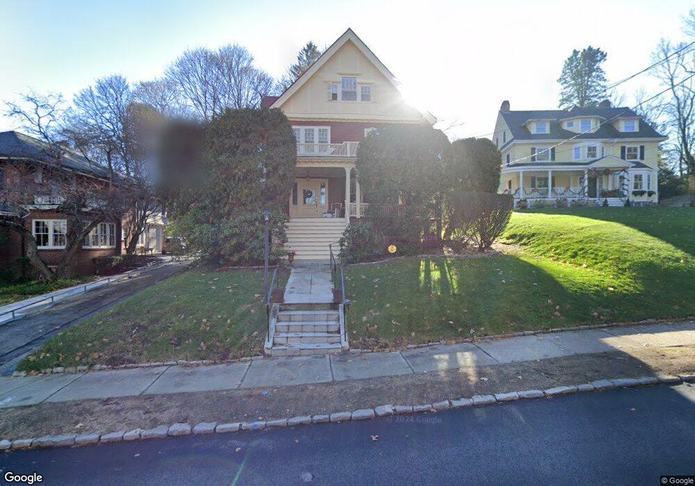 10 Fenwick Rd, Winchester, MA 01890 - photo 1