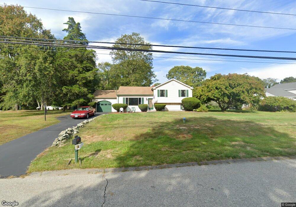 39 Aimee Dr, Pawcatuck, CT 06379 - photo 1