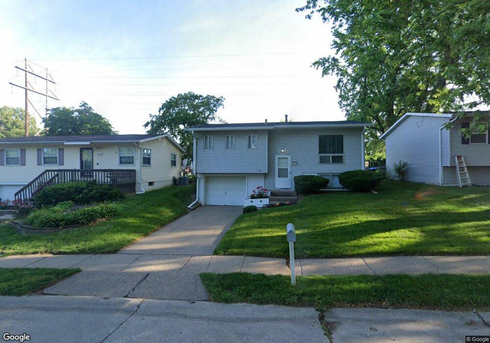 2334 W 59th St, Davenport, IA 52806 - photo 1