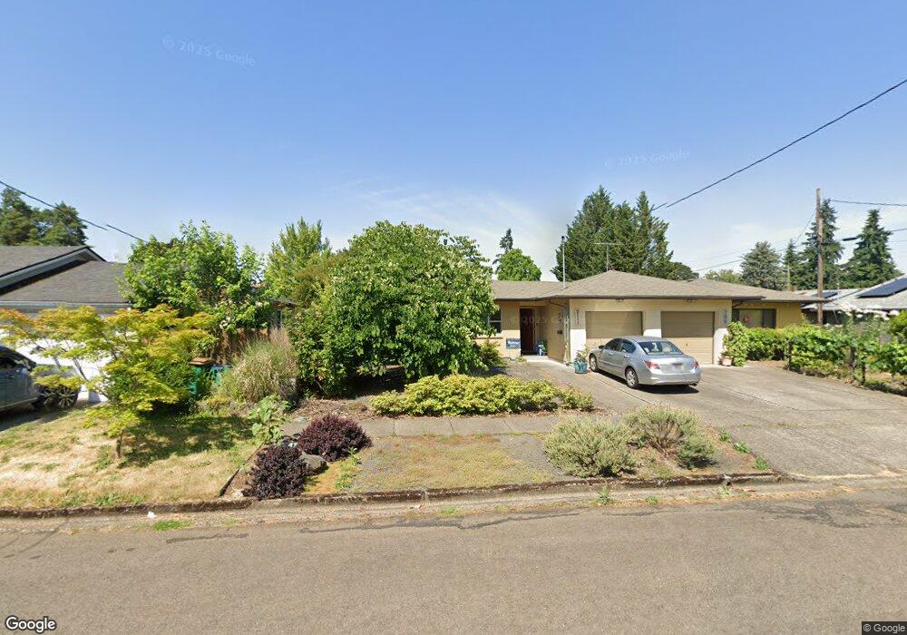 711 S Columbia St, Newberg, OR 97132 - photo 1