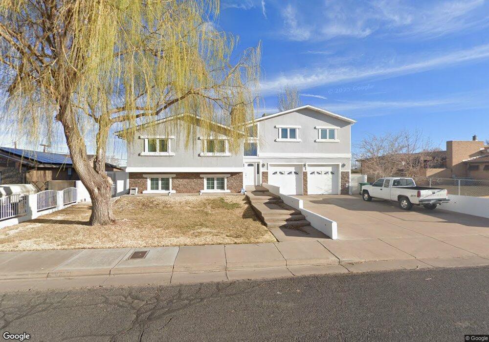 214 Henderson St, Winslow, AZ 86047 - photo 1