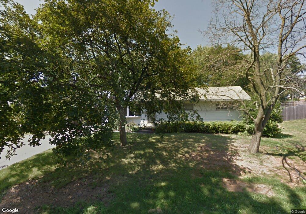 1518 Hickory Ln, Bettendorf, IA 52722 - photo 1