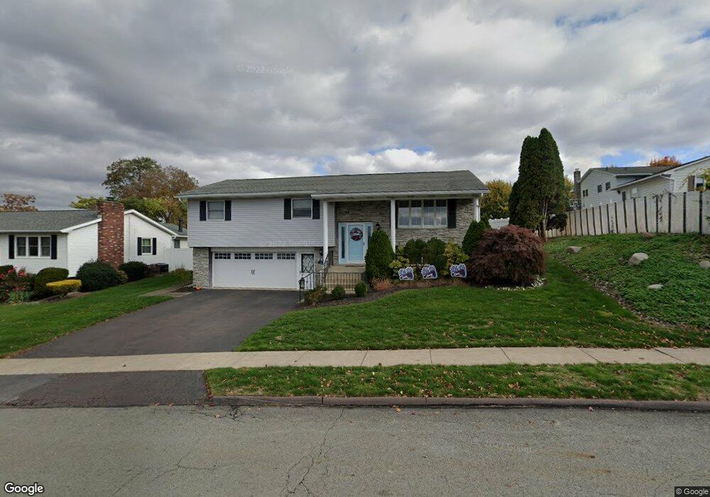 223 Swinnick Dr, Dunmore, PA 18512 - photo 1